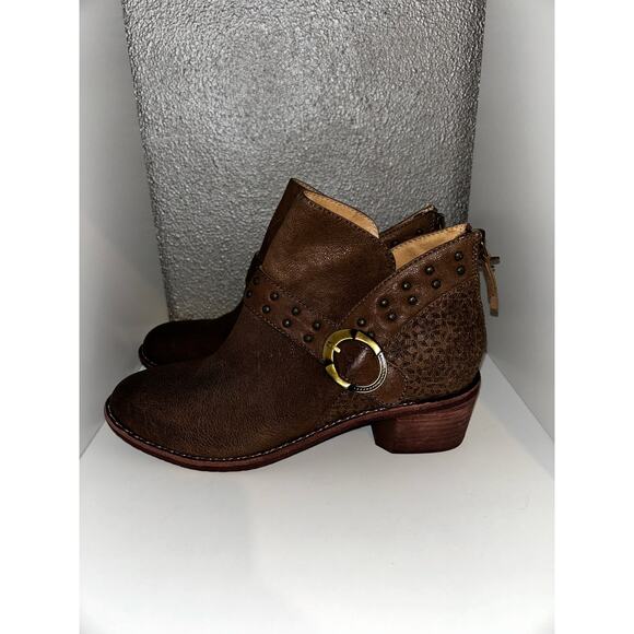 Halsa  Melania  Taupe  Stacked  Heel  Ankle Boot  9M. NWOB - Picture 1 of 12